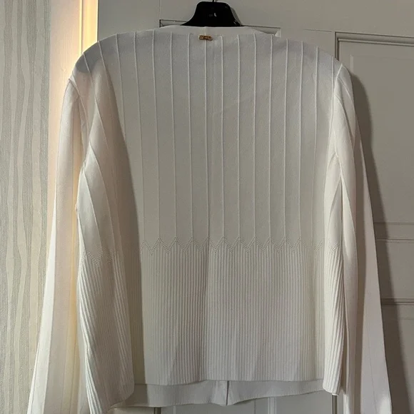 Vintage St John elegant White Button-Up Cardigan - Picture 4 of 7